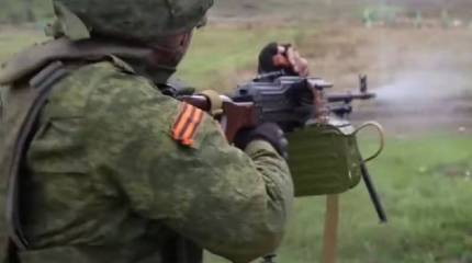 Минобороны РФ опубликовало кадры захвата бойцами ВДВ опорного пункта ВСУ на Красно-Лиманском направлении