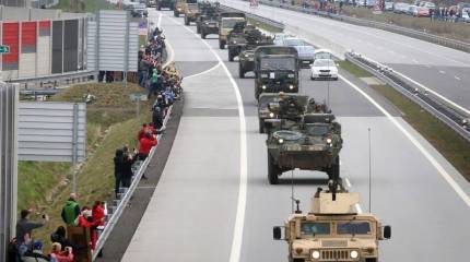 Первые колонны американской техники выдвинулись из Германии в Польшу