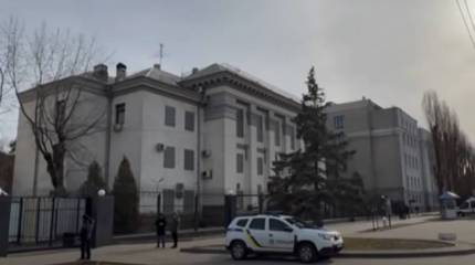 Верховная рада Украины в отсутствии существенной части депутатов «приняла закон» об изъятии российской собственности