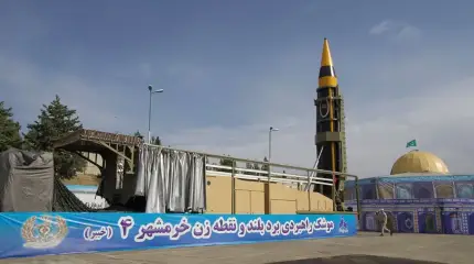 يبلغ مدى صاروخ خرمشهر-4 الإيراني فرط الصوتي 2000 كيلومتر.