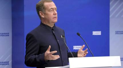 Медведев: Зеленский дрожит от страха перед бандеровцами и одновременно славит их