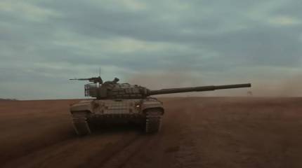 Огневые способности танка Т-72Б: стрельба по железобетонным блокам и мешкам с песком