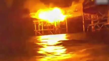 ВМС Украины показали кадры атак МБЭК и БПЛА на российские газовые вышки в Черном море