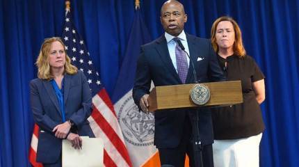 Мэр Нью-Йорка: Америка находится в таком финансовом кризисе, который невозможно представить