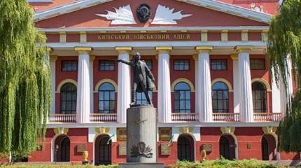 В Киеве демонтировали памятник Александру Суворову