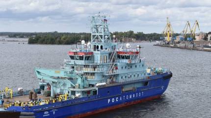 Дизельный ледокол "Обь" проекта Aker ARC 124 вышел на ходовые испытания