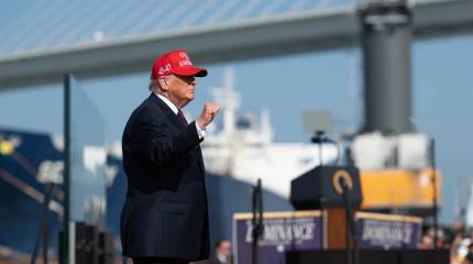 Трамп ещё на год продлил действие части антироссийских санкций, введённых США