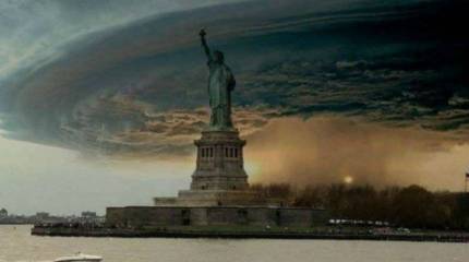 Доллар и война