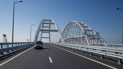 И с моря и с воздуха. Военные эксперты рассказали о защите Крымского моста