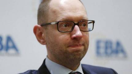 Яценюк пытается объяснить свои слова о "вторжении СССР в Германию и Украину"