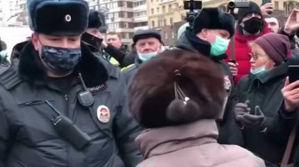 Работает ОМОН. Как проходят протесты на Дальнем Востоке и в Сибири