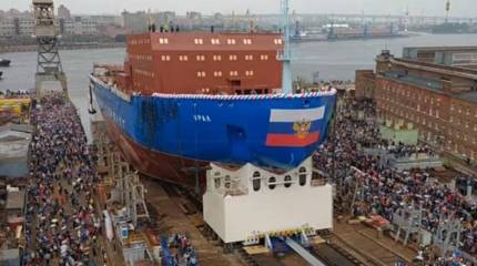 В Санкт-Петербурге на воду спущен третий ледокол проекта 22220 "Урал"