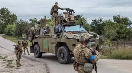 «Рождественский подарок»: Австралия поздравила Украину с праздником передачей партии бронемашин Bushmaster