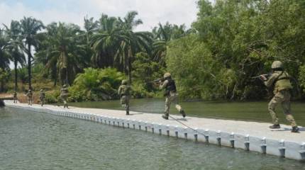 Новое слово в военной переправе: гражданские модульные платформы на службе армии Малайзии