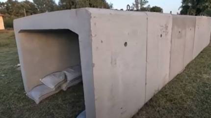 Румынское Минобороны показало возводимые военными бетонные укрытия на границе с Украиной