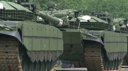 Модернизированные танки Т-72БМ3 получили динамическую защиту кормовой части