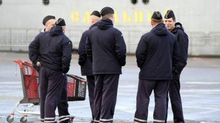 Российские экипажи "Мистралей" вернулись в Кронштадт