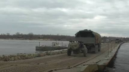 Российские войска наводят переправы на Украине взамен подорванных украинской стороной мостов