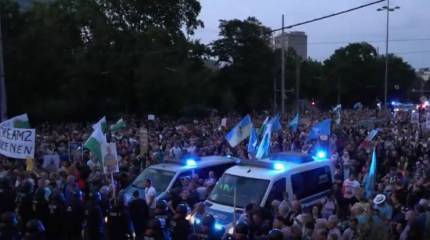 В немецком Лейпциге прошла массовая демонстрация под лозунгом «доступная еда и энергия»