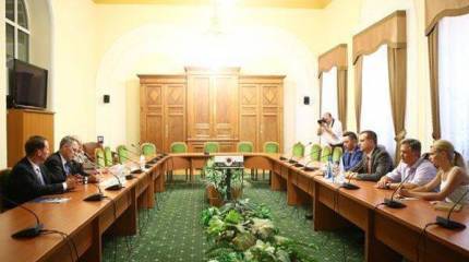 Пайетт в Одессе похвалил украинскую армию и "благословил" приватизацию Одесского припортового завода