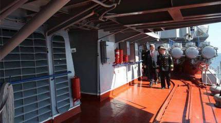 Порошенко в Одессе объявил о "пилотном проекте по возрождению ВМС Украины"