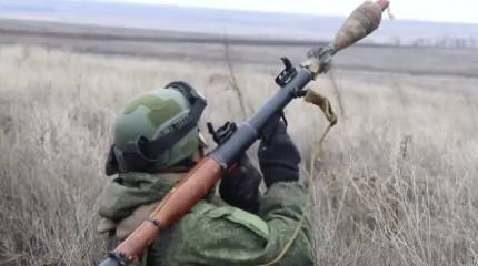 Российские бойцы на Южно-Донецком направлении приспособили гранатомет РПГ-7В к стрельбе 82-мм миномётными минами