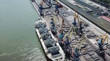 Заблокированные в порту Мариуполя иностранные суда смогут покинуть порт по специальному гуманитарному коридору