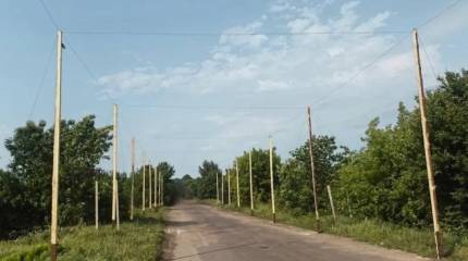 В Сумской области над дорогами начали устанавливать антидроновые сетки