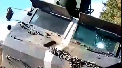 Появились кадры с последствиями подрыва французского бронетранспортёра VAB на Украине