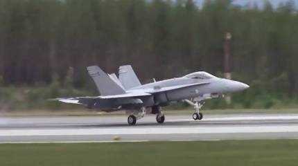 Премьеру Финляндии пришлось объясняться за свои слова о готовности передать Украине списанные истребители Hornet