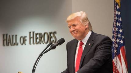 «Я лидирую с легендарными показателями»: Трамп отказался от дебатов с другими республиканцами