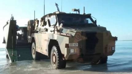 Австралия отправила на Украину партию бронетранспортёров Bushmaster