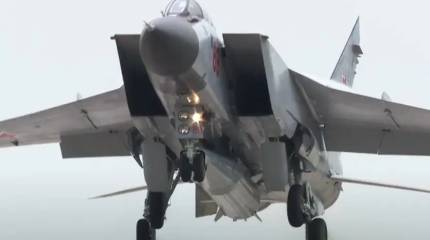 «Если собьём, то только заводом или командным пунктом ВСУ»: взлёт носителя «Кинжала» напугал медиаресурсы противника