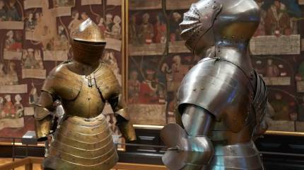 Очередная галерея. На этот раз детских рыцарских доспехов