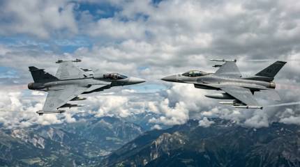 Gripen E против F-16: и кто кого?