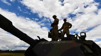 Американский эксперт: США применят силу, если КНР разместит свои войска в Канаде