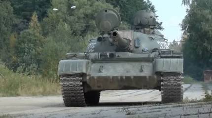 «Т-54/55 укрепят оборону в Крыму»: в западной прессе комментируют переброску российских танков