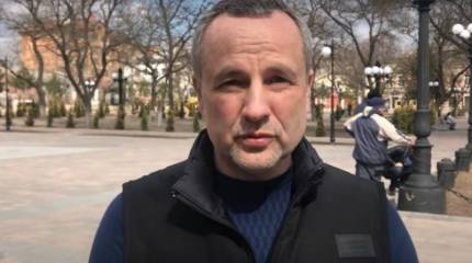 Мэр Херсона обратился к Зеленскому с просьбой дать указания, как дальше работать - под российским флагом