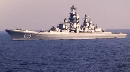 Конгрессмен поздравил ВМС США открыткой с фото крейсера "Пётр Великий"