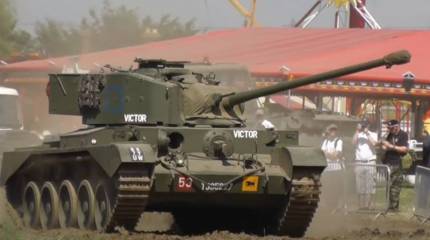 «Пошли вслед за Россией с её Т-34»: на Западе удивились появлению танков Comet А34 на параде в Мьянме