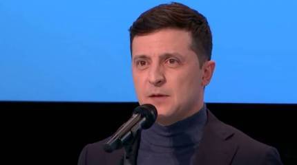 Зеленский заявил, что «очень хочется» поднять над Донбассом флаг как над Рейхстагом