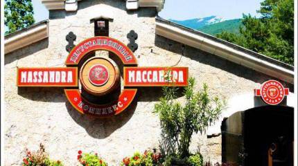 СМИ: "прокуратура АРК" возбудила уголовное дело за якобы угощение Путина и Берлускони коллекционным вином на заводе "Массандра"