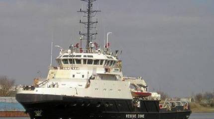 На Новороссийской военно-морской базе прошла церемония подъема Андреевского флага на буксире «Профессор Николай Муру»