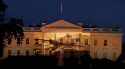 Российский Парад Победы на фасаде Белого дома