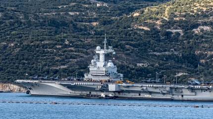 Франция направила «Шарль де Голль» в Красное море, ракеты хуситов пока молчат