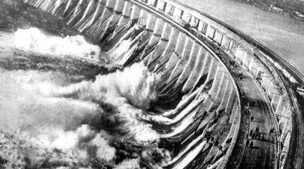 Девяносто лет Днепрогэсу. Строительство грандиозного объекта уложилось в пятилетку