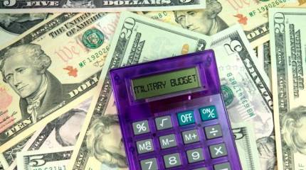 СМИ: Военные расходы ведут Америку к банкротству