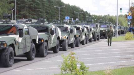 Зрители обратили внимание на обилие "китайских Хаммеров" на параде в Минске