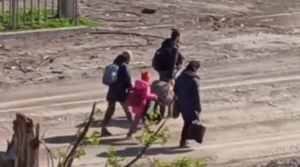 С комбината «Азовсталь» в Мариуполе эвакуирована большая группа мирных граждан