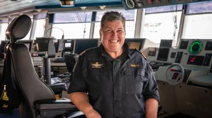 Принуждала к поцелую: в Новой Зеландии созван трибунал по делу женщины-командира